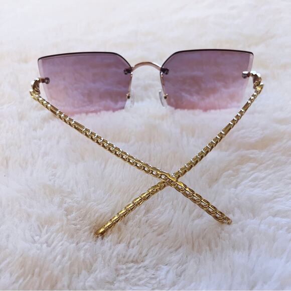 Skyla Light Purple Square Oversized Sunglasses - Picture 11 of 12